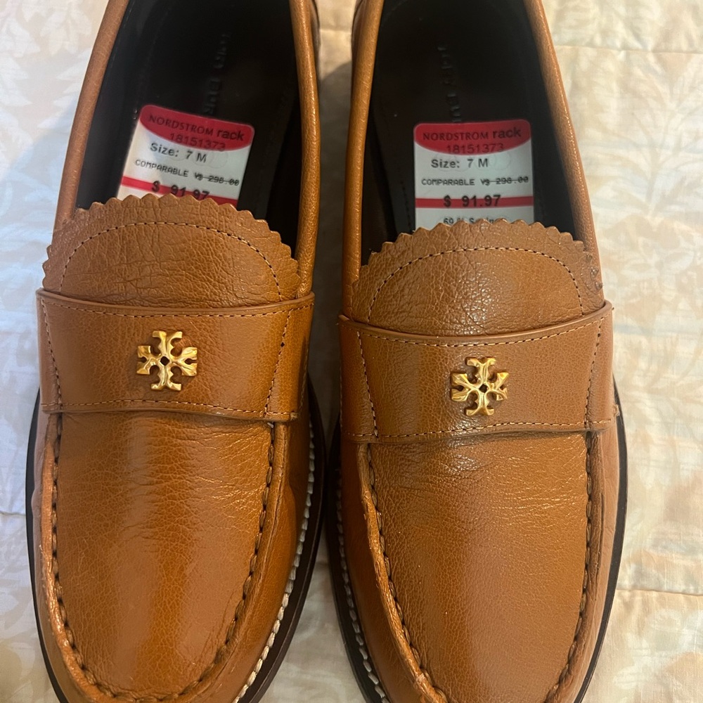 Tory Burch Tan Women's Loafers EUC